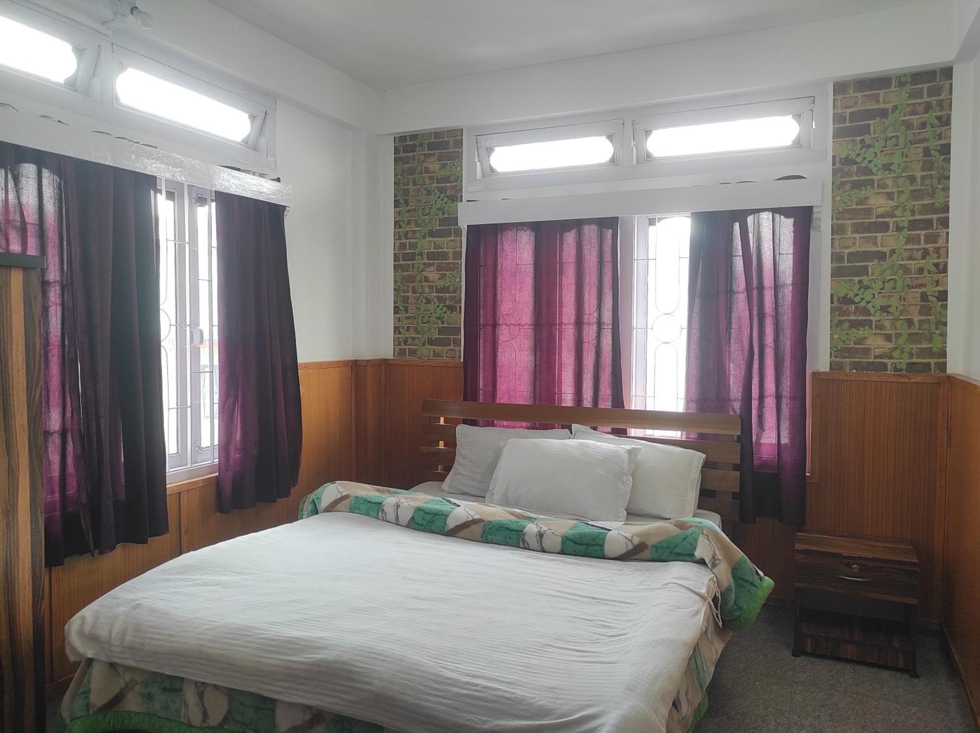Hotel Tawang Regency Exterior photo